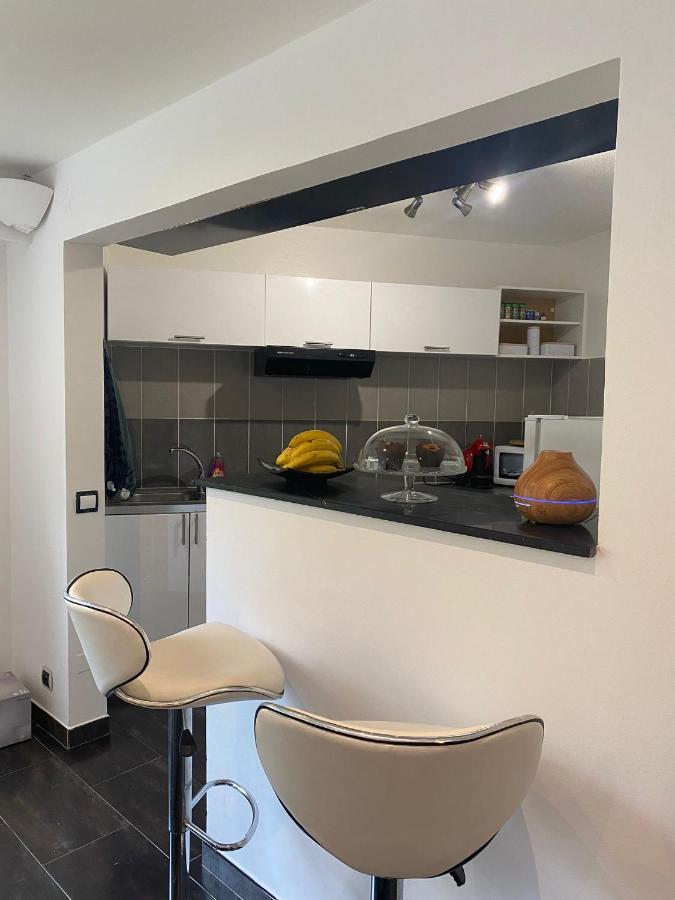 - Free Parking - Pool Apartment