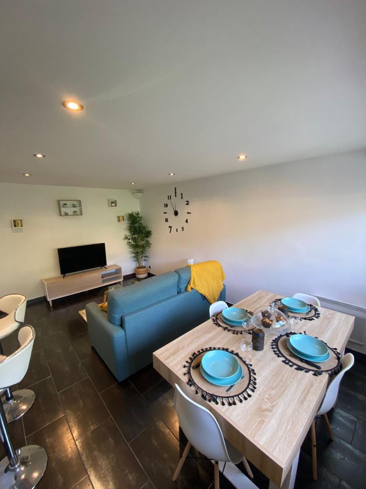 Apartment - Free Parking - Pool *