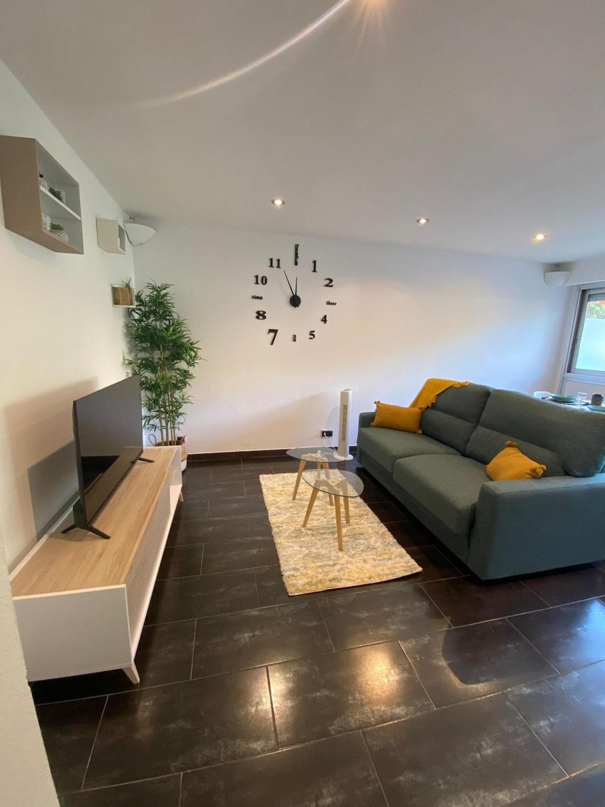 - Free Parking - Pool Apartment Grasse
